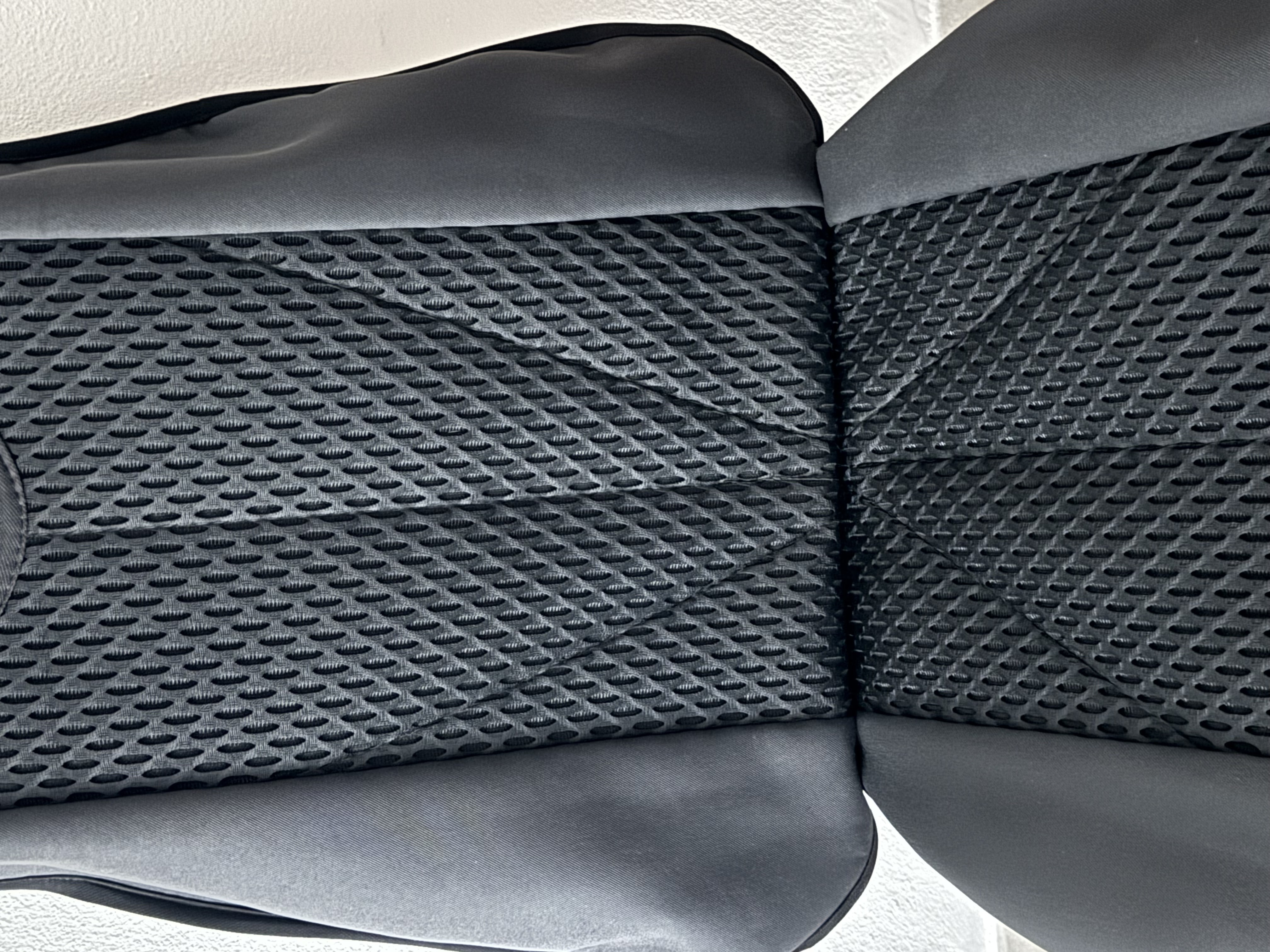 COPPIA COPRISEDILE ANTERIORE CONSISTENTE E TRASPIRANTE NERO