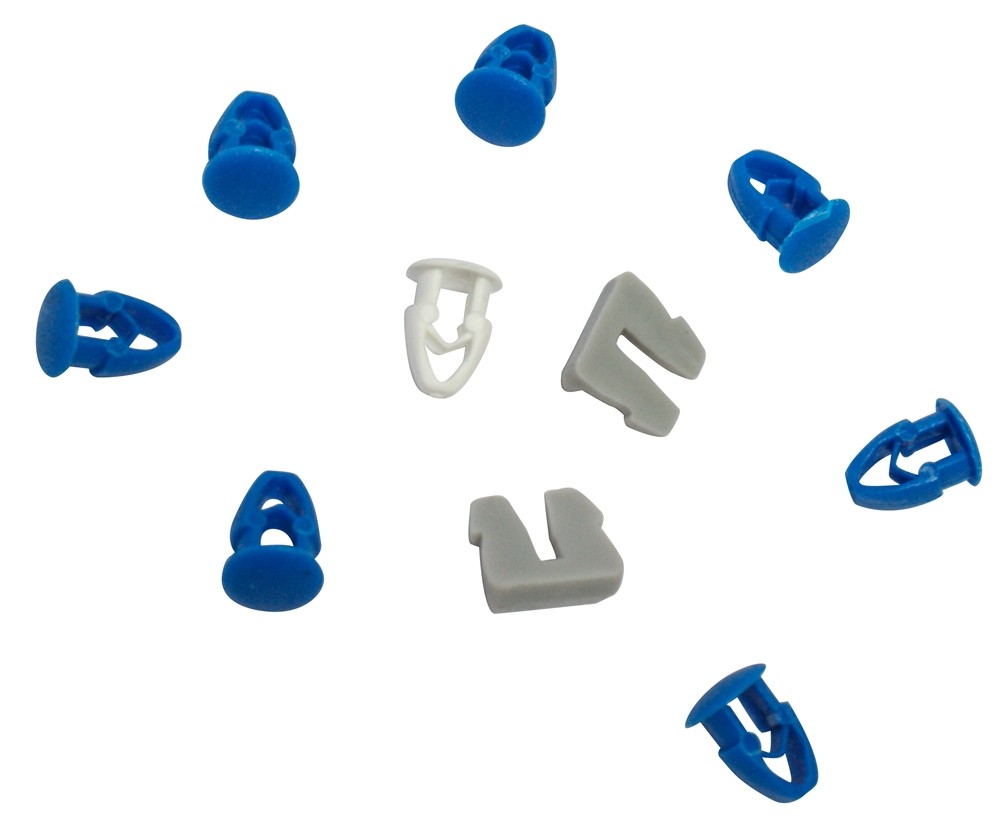 KIT 8 BOTTONI, FERMA TARGA ,  7 BLU 1 BIANCO, 2FERMI CENTRALI NERO  CORA 116011